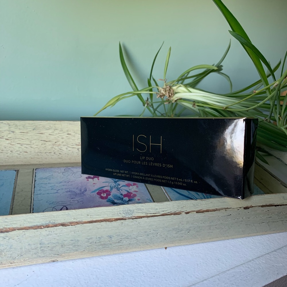Ish lip duo